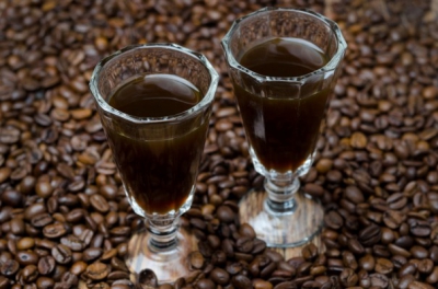 Ликер из растворимого кофе, водки и коньяка