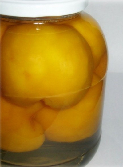 Консервированные персики в сиропе